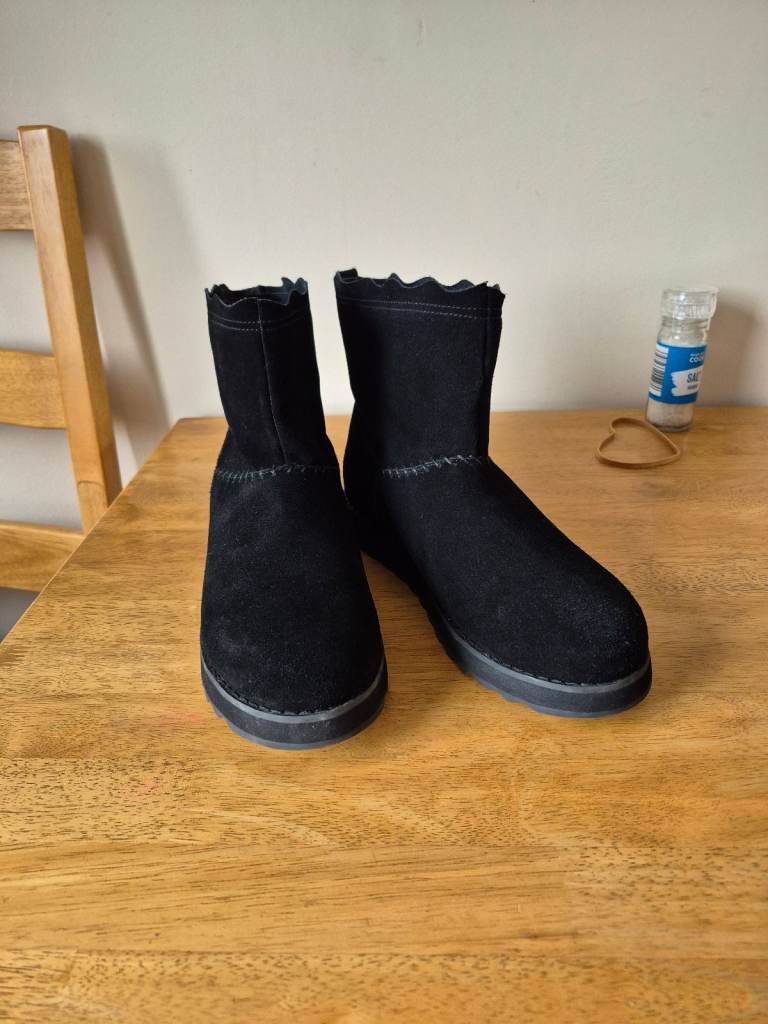 Women's skechers boots