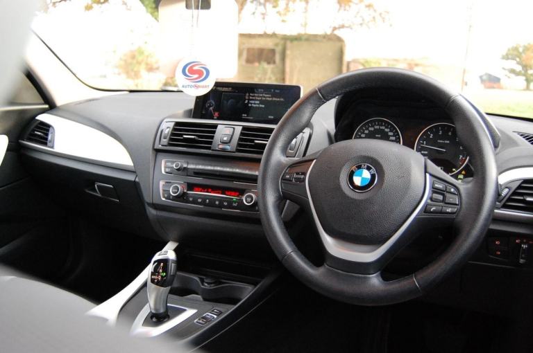 BMW 1 SERIES 116i Urban White Auto Petrol 2013