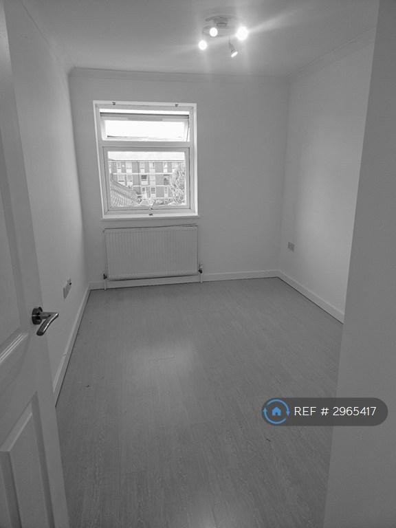 3 bedroom flat in ., London, E14 (3 bed) (#2965417)