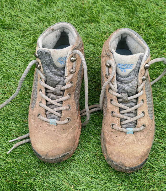 Hi tec hiking boots size 3