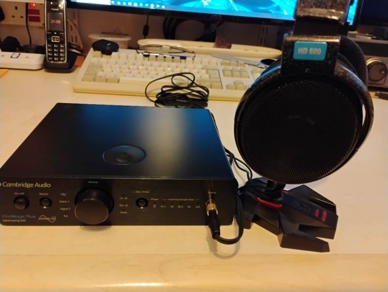 Cambridge Audio DacMagic Plus DAC and Sennheiser HD 600 Headphones