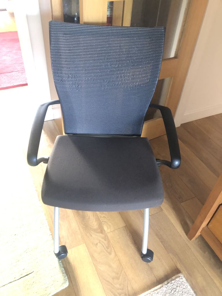 Comforto Black Meeting Chair with reclining back rest