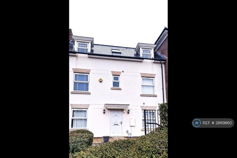 4 bedroom house in Trubwick Avenue, Haywards Heath, RH16 (4 bed) (#2869860)