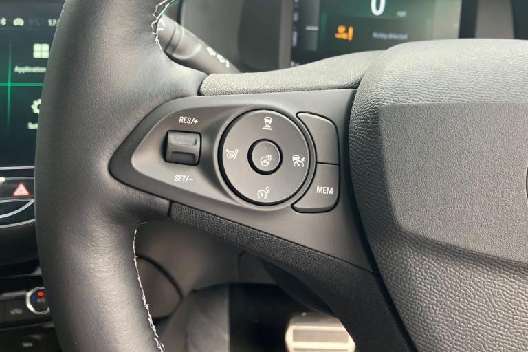  Vauxhall Corsa Electric 50kWh Ultimate Hatchback 5dr Electric Auto 136 ps