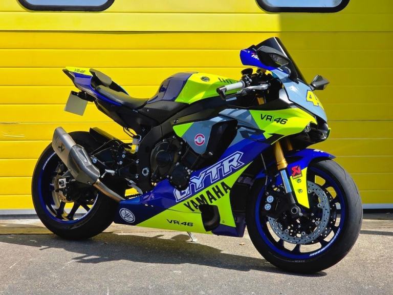 Yamaha R1 GYTR ROSSI REPLICA! AKRAPOVIC EXHAUST! MASSIVE SPEC! STUNNING