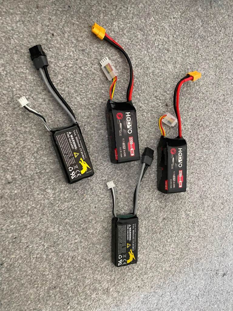 4x LiPo rechargeable batteries