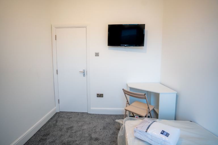 Newly refurbished room - All bills included 