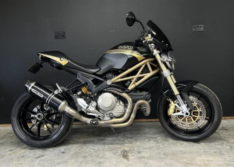 2013 13-PLATE DUCATI MONSTER 1100 EVO 20th ANNIVERSARY EDITION * FSH * EXTRAS *