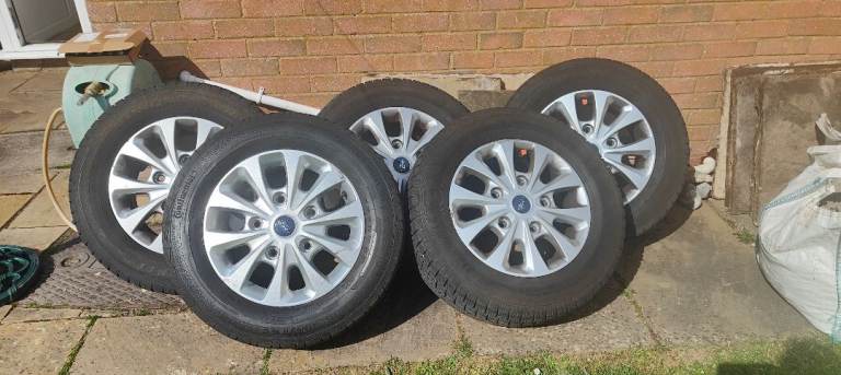Set of 5 Ford Custom alloy wheels and tyres 