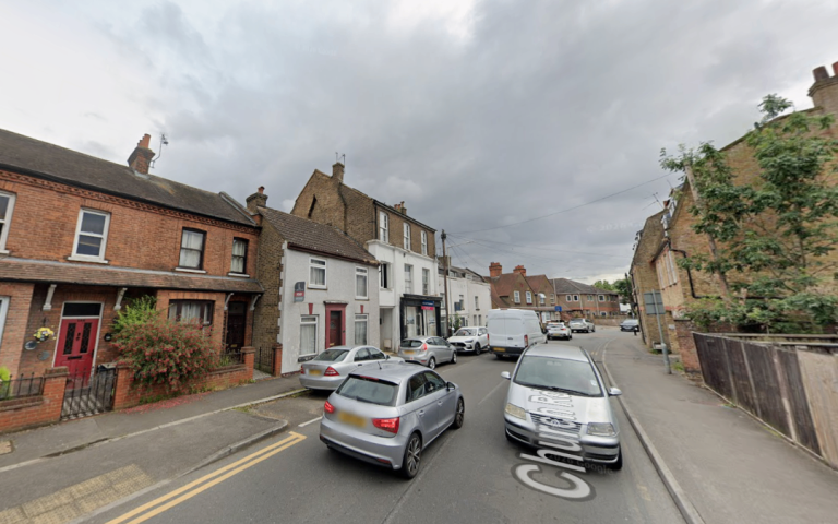 BENEFITS ACCEPTED - Studio Flat Available in Hayes Hillingdon UB23
