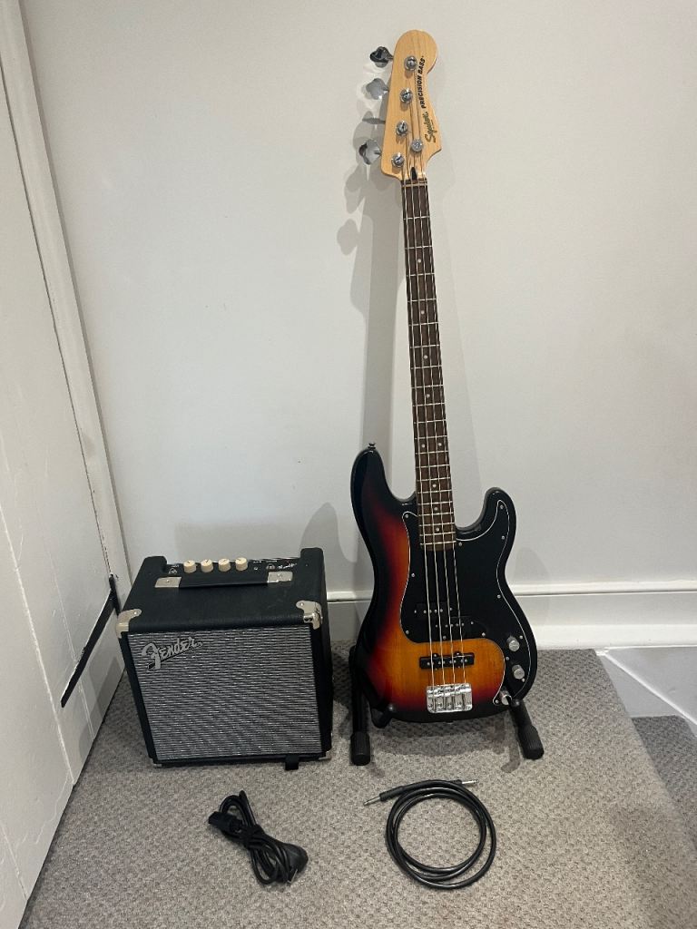 Squier Affinity Precision Bass with Amp