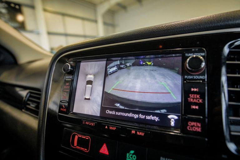 2017 Mitsubishi Outlander 2.0h 12kWh 4h SUV 5dr Petrol Plug-in Hybrid CVT 4WD Euro 6 (s/s) (200 p...