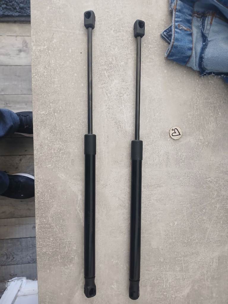 Tailgate struts brand new 44cm
