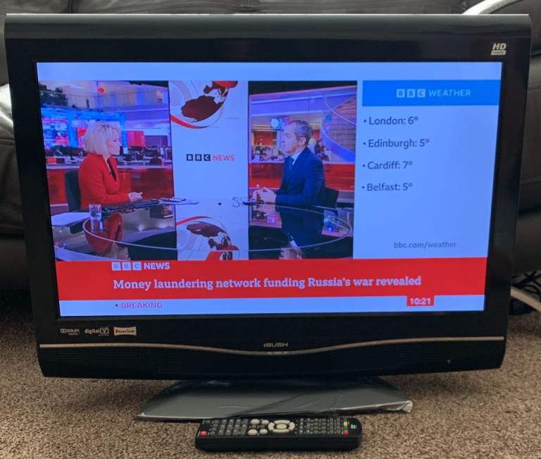 image for ++ Bush 22 Inch HD LCD TV Built In DVD Player & Freeview ++