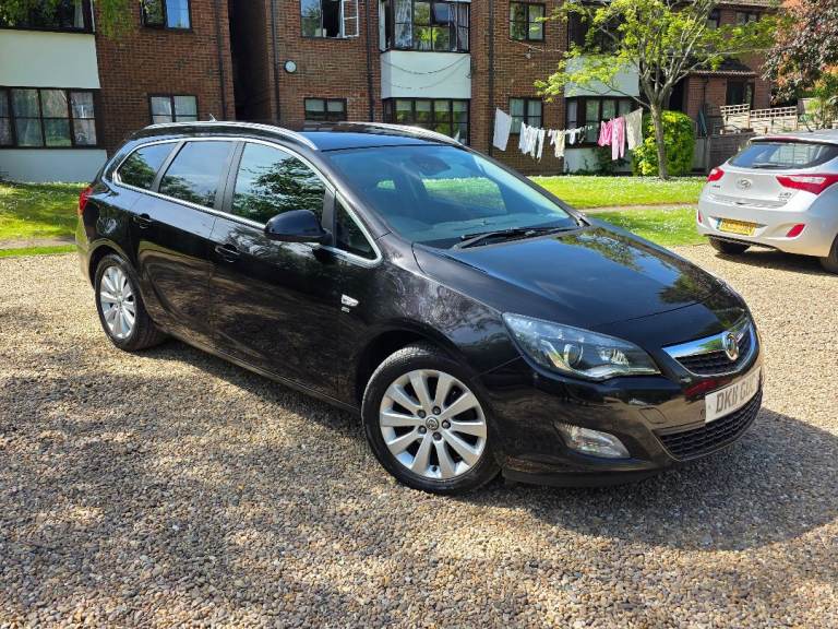 AUTOMATIC Vauxhall, ASTRA, Estate, 2011, Other, 1956 (cc), 5 doors