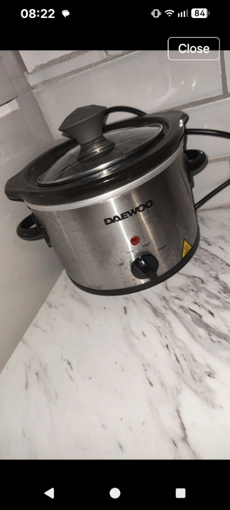 Slow cooker 