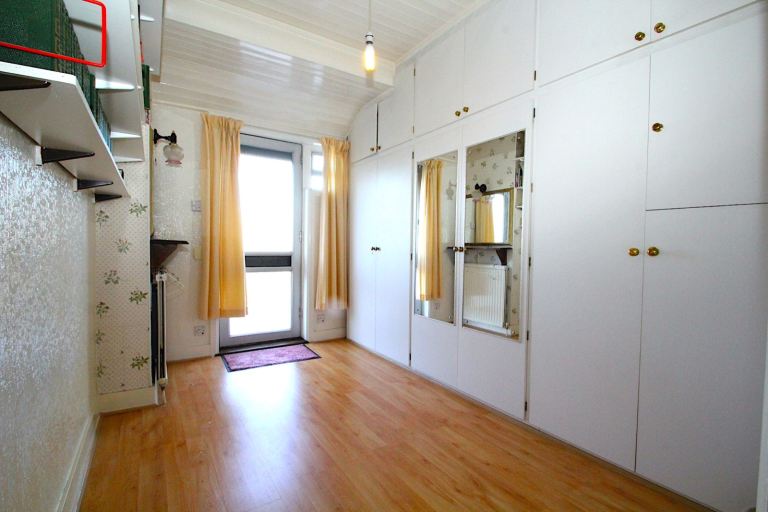 Chain free! Hane Estate Agents are pleased to offer a spacious 4 bedroom semi-detached house. 