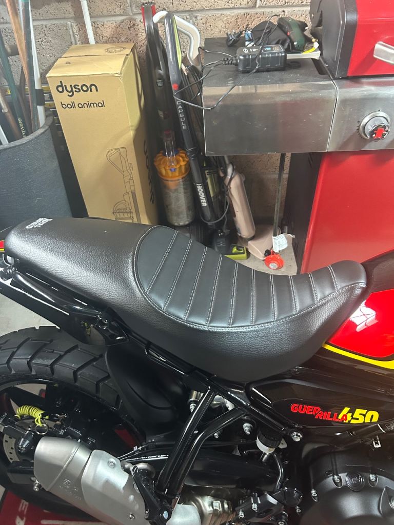Royal Enfield Guerrilla Seat