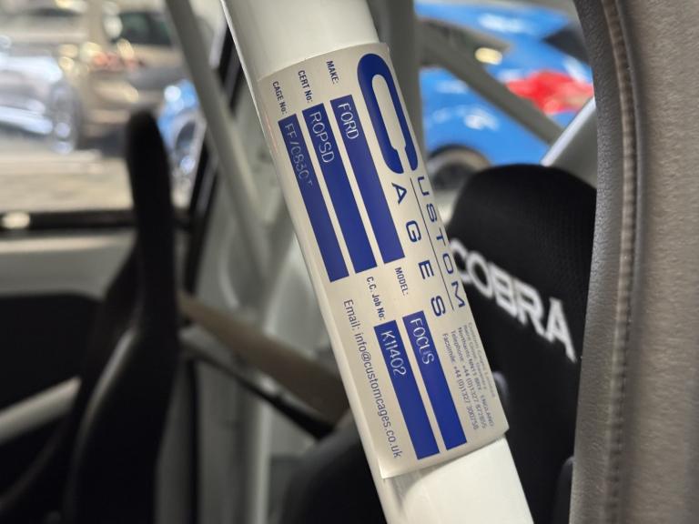 FORD FOCUS 2.5 RS White Manual Petrol 2009