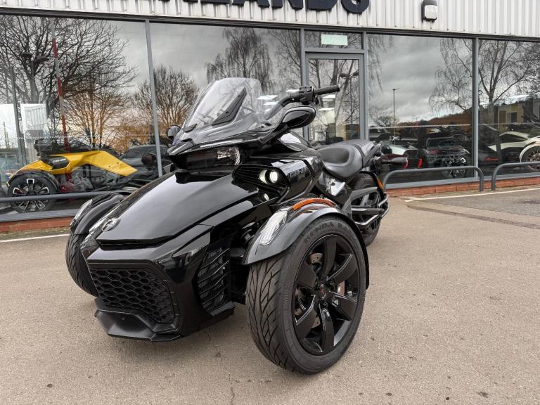 2021 CAN-AM SPYDER F3 6 speed semi automatic 2 SEATER TRIKE