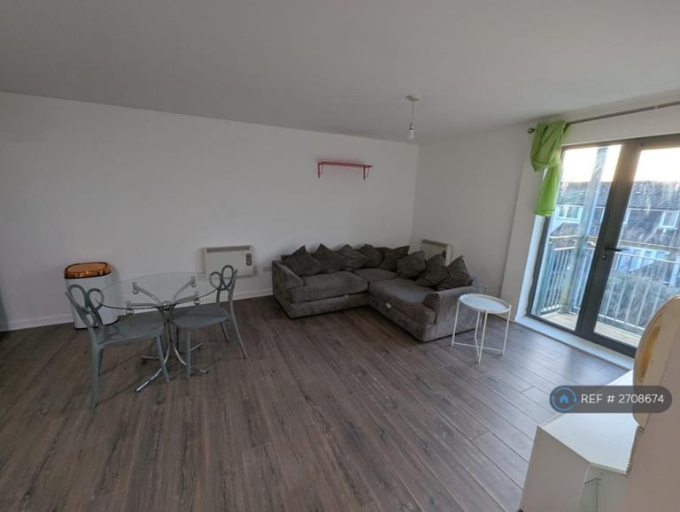 2 bedroom flat in Ordsall Lane, Salford, M5 (2 bed) (#2708674)