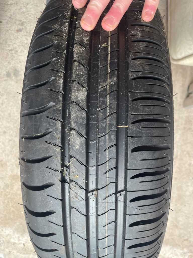 185/65 R15 