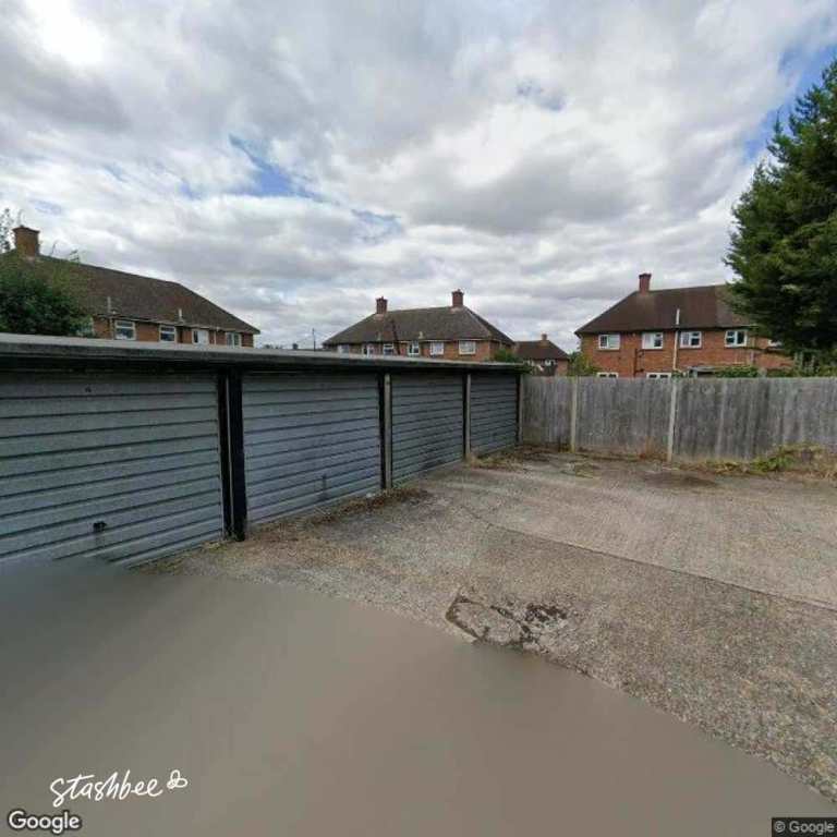 Garage to rent in Letchworth (SG6) | Stashbee