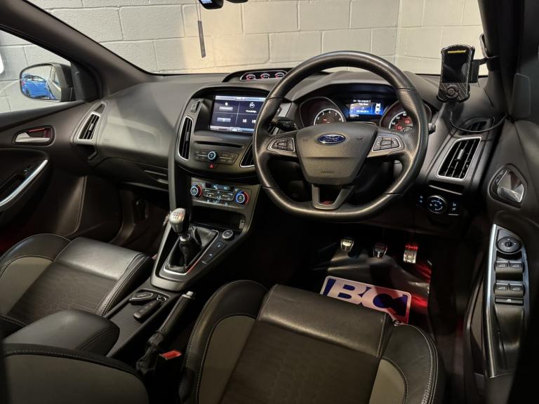 FORD FOCUS 2.0 T EcoBoost ST-2 Black Manual Petrol 2016