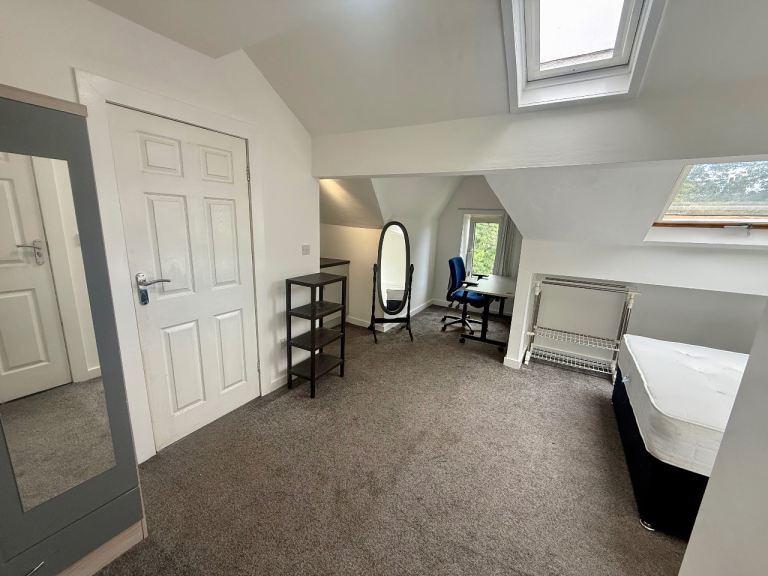 ** Ensuite room in BD7 **