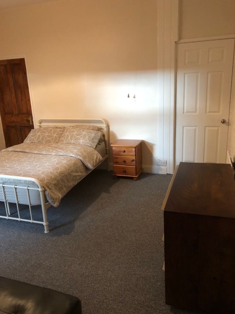 DOUBLE ROOM WITH OWN BATHROOM DERBY CITY 