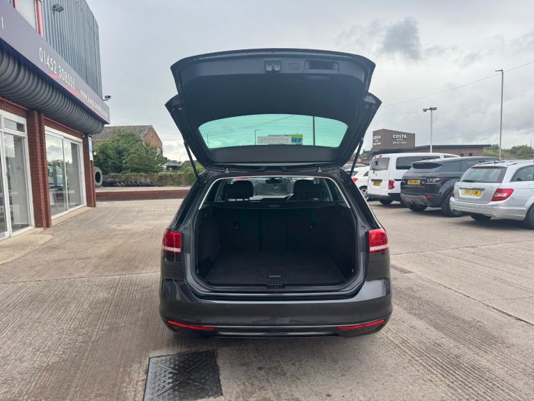 2018 Volkswagen Passat 2.0 TDI SE Business 5dr ++ SAT NAV / ULEZ / DAB / 65.7 MPG ++ ESTATE Diese...