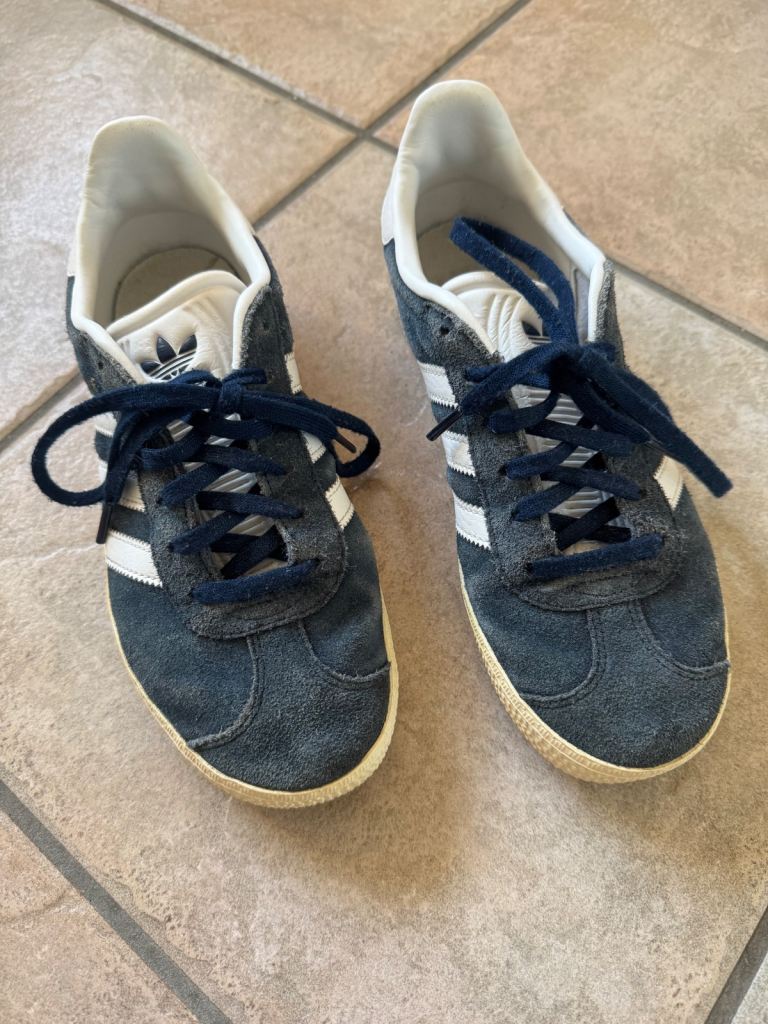 Adult Genuine Adidas Gazelle trainers navy suede uk size 3.5
