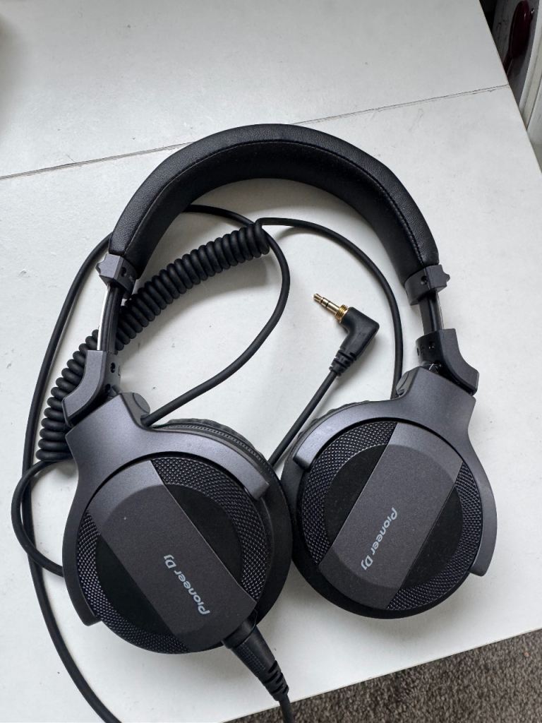 Pioneer DJ headphone