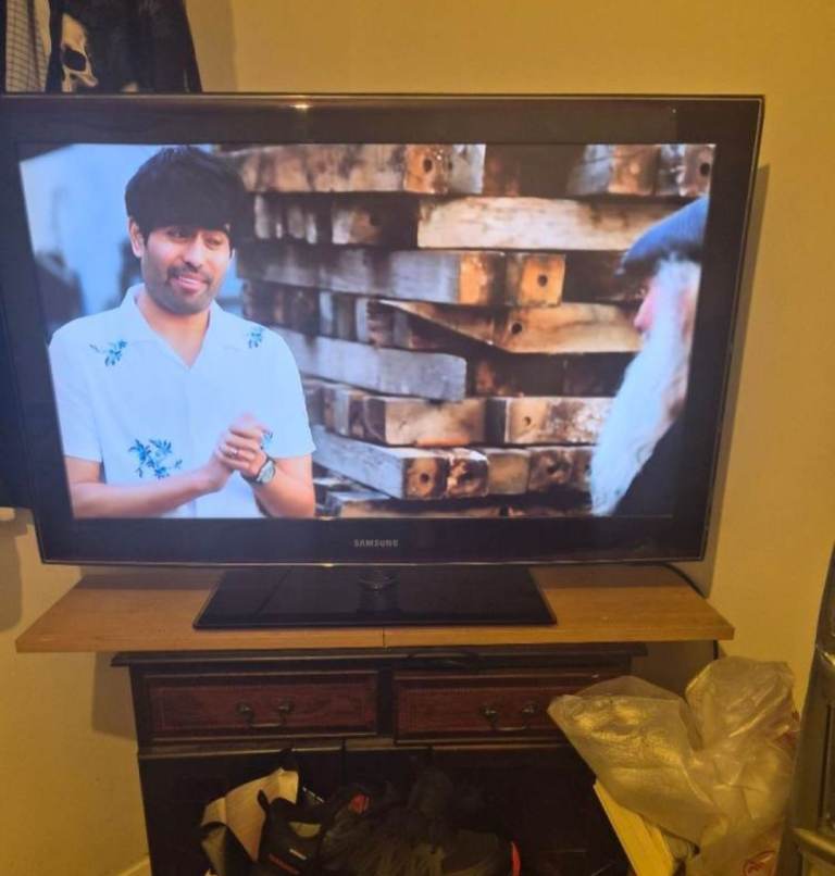 Free delivery SAMSUNG 40"HD FREEVIEW LCD TV TELEVISION 