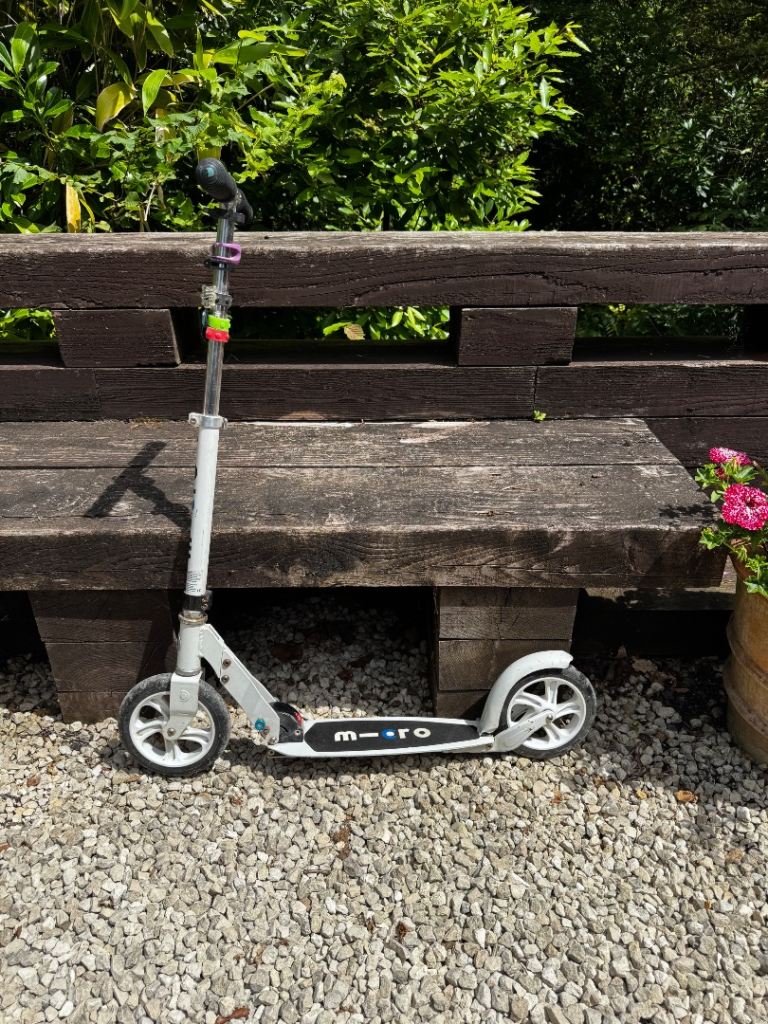 Micro Scooter – White Adult Kick Scooter, Good Condition