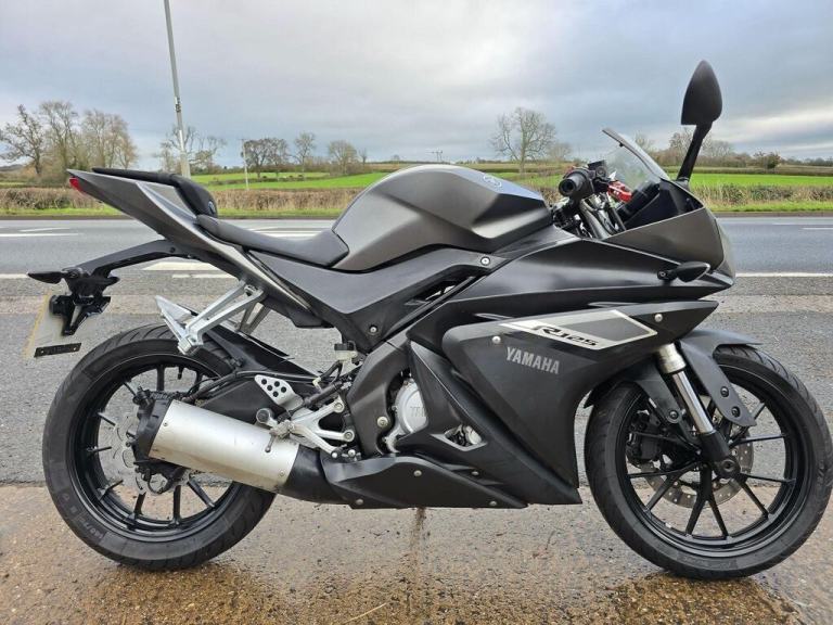 Yamaha R125 ABS Super Sports Petrol Manual (15 ps) 125cc
