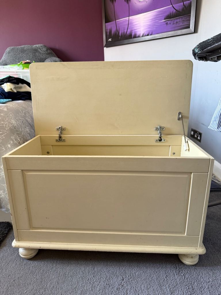 Cream Wooden Storage Chest/Trunk with Hinged Lid