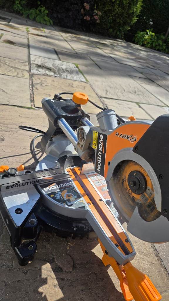 Evolution Rage 3-S Multipurpose Mitre Saw - Good Working Order