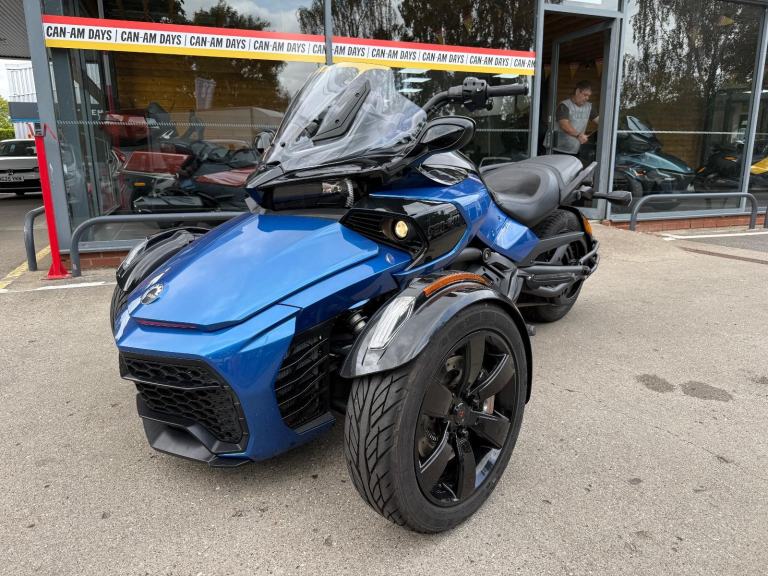 2019 CAN-AM SPYDER F3 S 1330cc 6 speed semi automatic trike in Oxford Blue