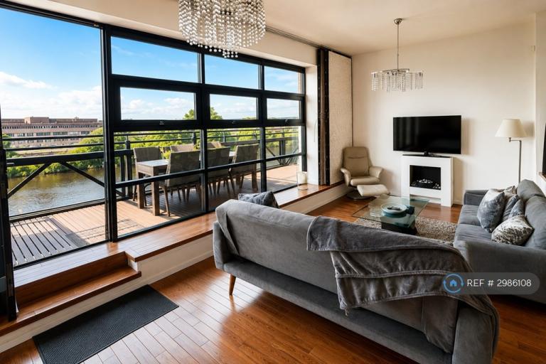 3 bedroom flat in Clyde Street, Glasgow, G1 (3 bed) (#2986108)