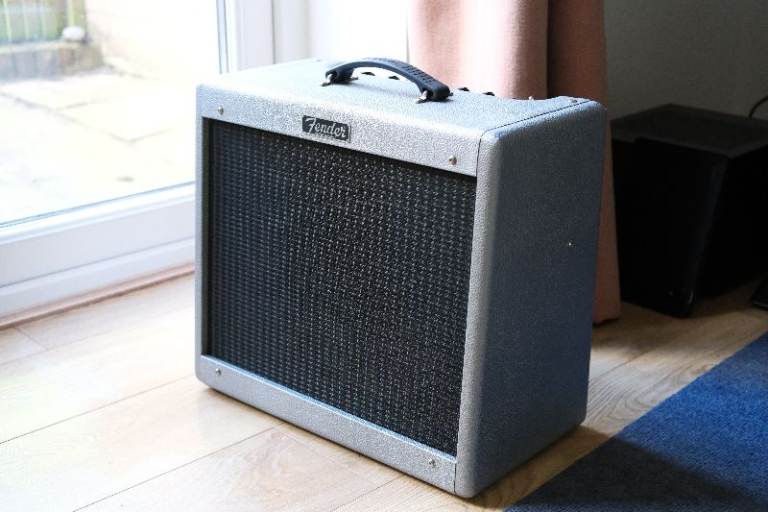 Fender Blues Junior III Silver Bullet FSR Ltd Ed 15W Celestion Vintage 30