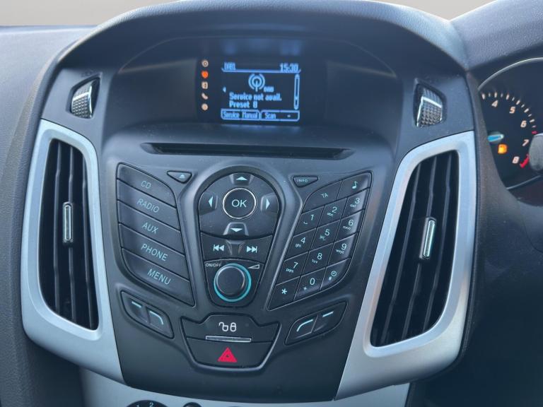 2013 Ford Focus 1.6 Zetec Euro 5 5dr HATCHBACK Petrol Manual