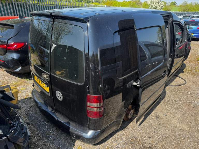 2014 VOLKSWAGEN CADDY MAXI BLACK BREAKING SPARES PARTS