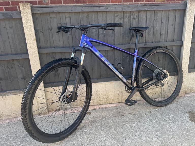 2025 Trek Marlin 5 Gen 3 Mountain Bike Size Large