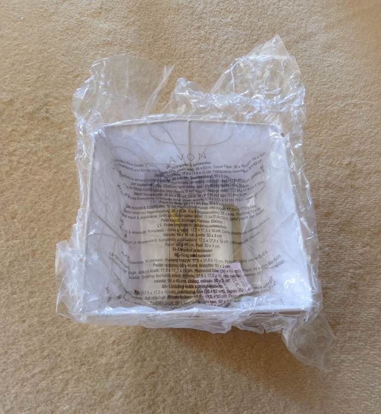 Avon Gold Basket With Cellophane & Ribbon Gift Hamper– New in Packaging