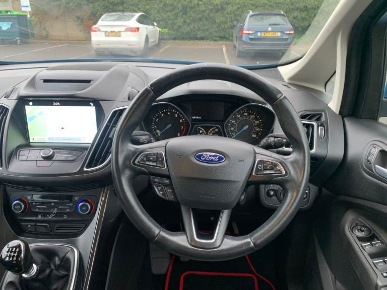 FORD GRAND C-MAX  2017  7 SEATER  NEW BELTS NEW SERVICE NEW  MOT WARRANTY GIVEN