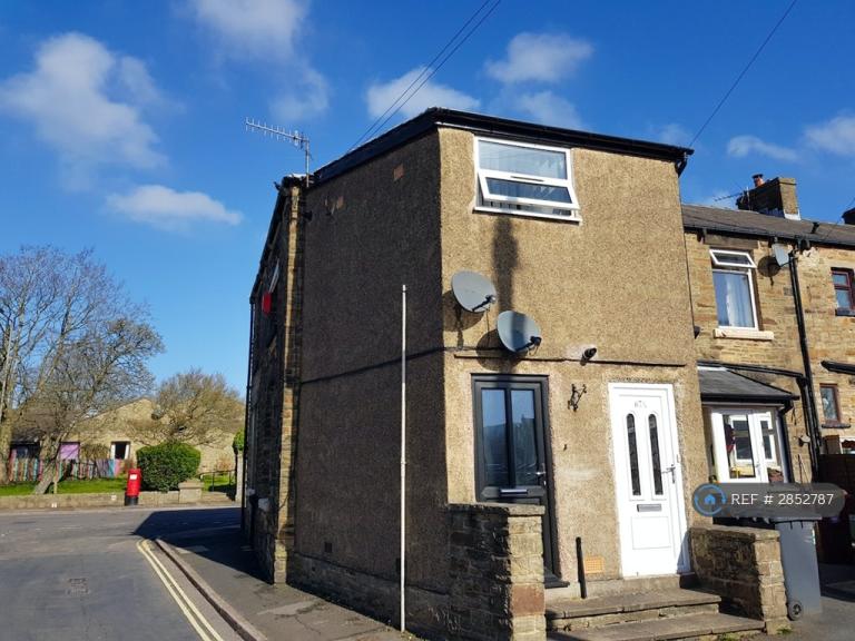 2 bedroom flat in Manchester Road, Chapel-En-Le-Frith, High Peak, SK23 (2 bed) (#2852787)