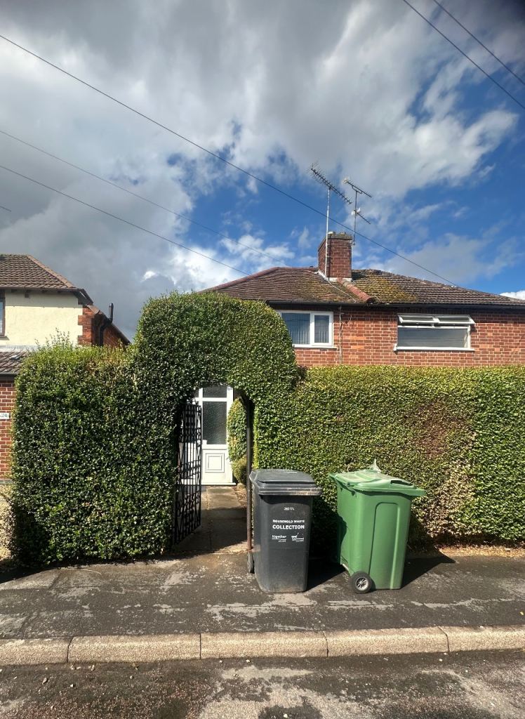 3 bedroom 1 bathroom newly renovated house in Birstall