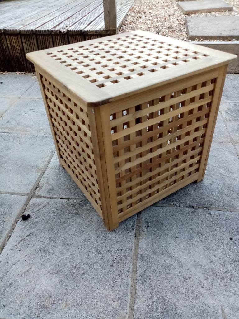 Wooden box 
