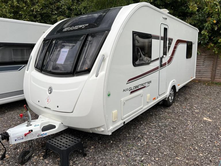 Swift ACE GLOBETROTTER - 2017 - FIXED REAR ISLAND DOUBLE - MOTOR MOVER